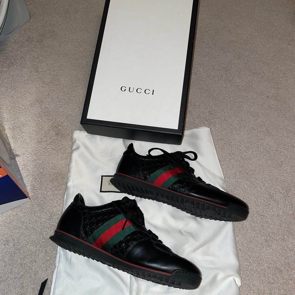 Men’s Gucci Shoe